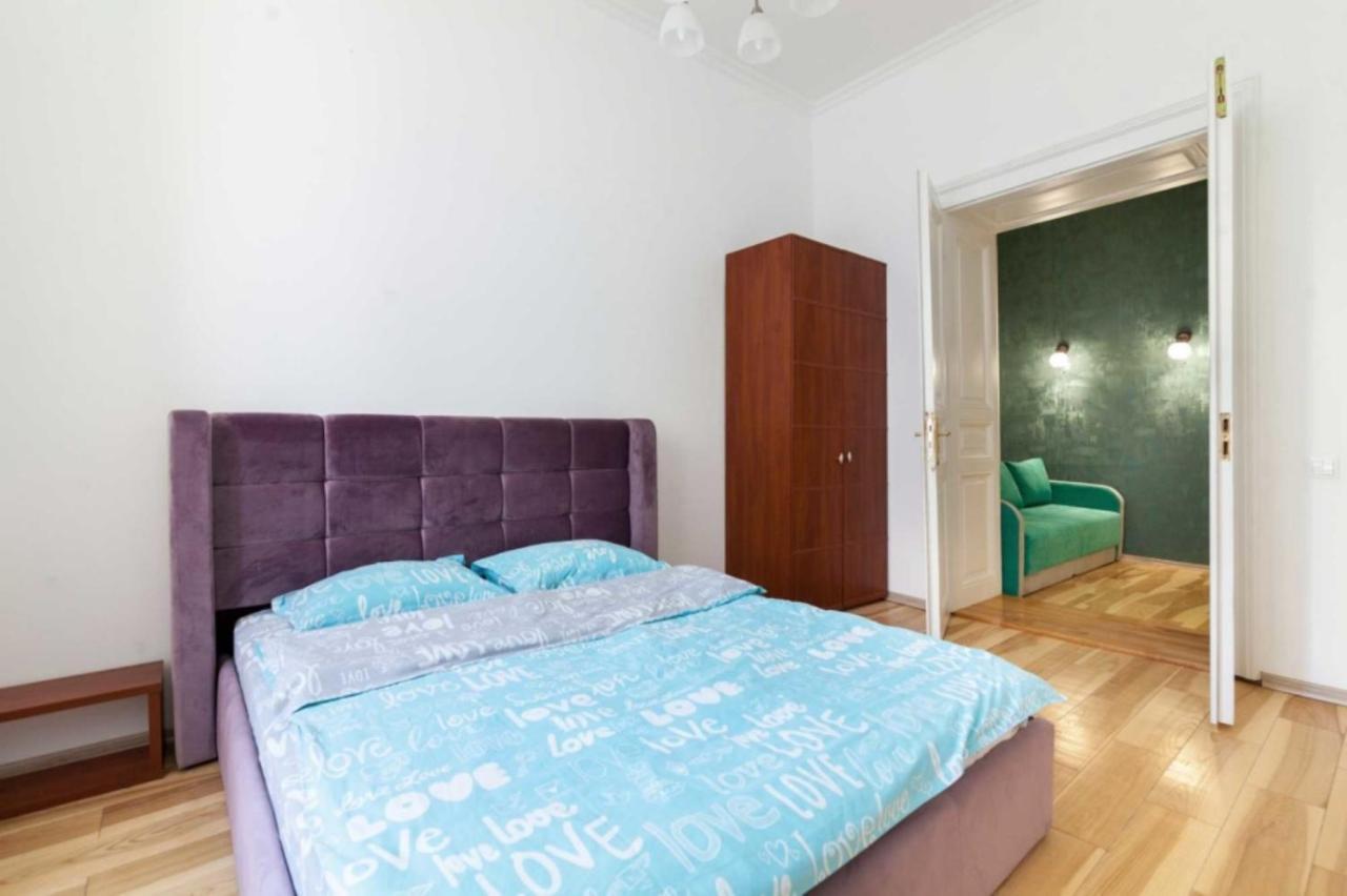 Apartament Три Кімнати Вулиця Грушевського 9 Центр Міста Львів Zewnętrze zdjęcie